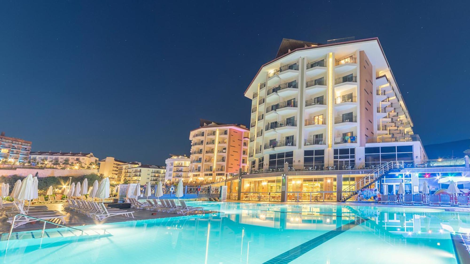 Ramada Resort Kusadasi & Golf Kültér fotó