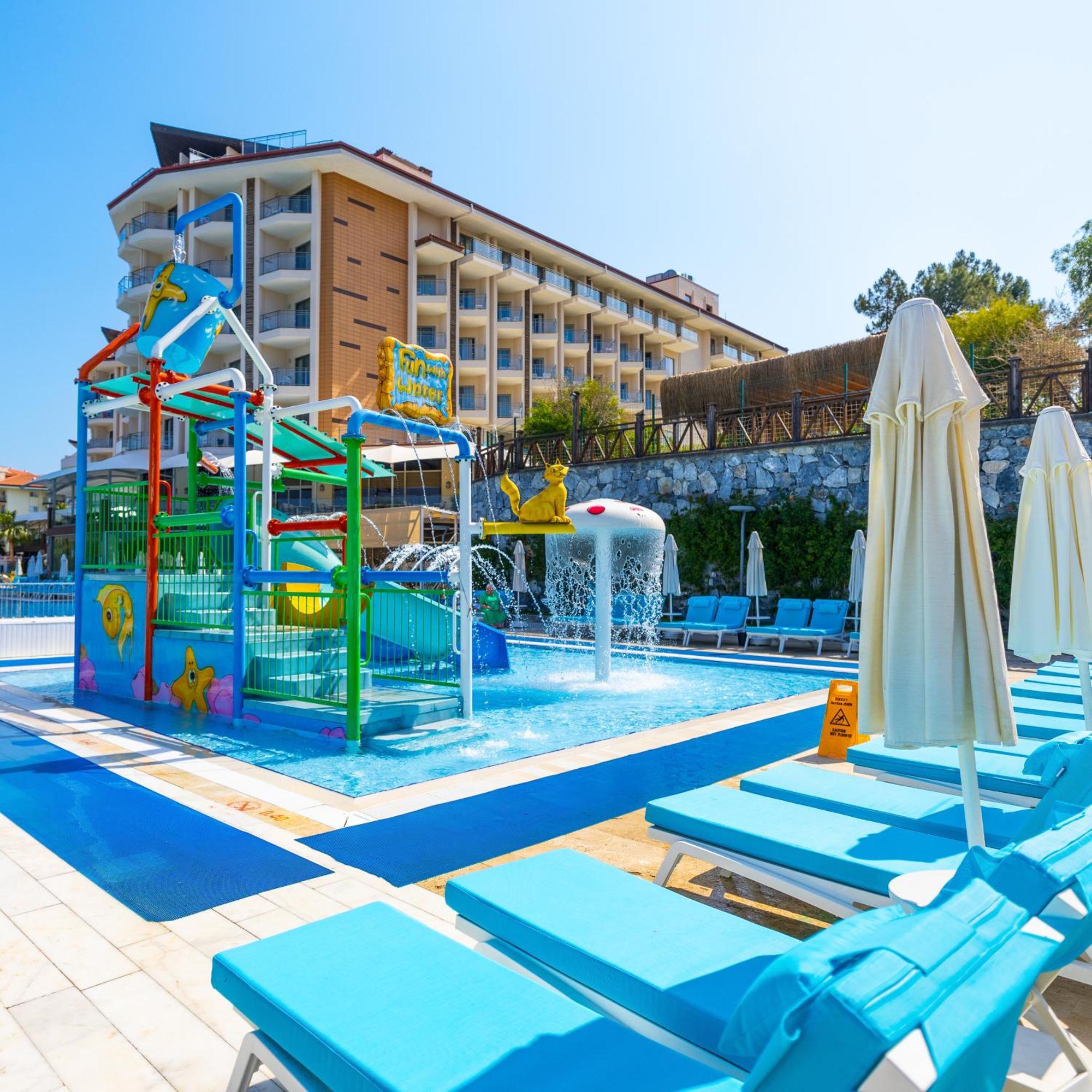 Ramada Resort Kusadasi & Golf Kültér fotó